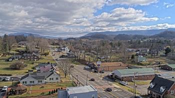 Weather camera view of Russell County Courthouse.