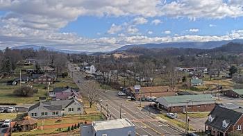 Weather camera view of Russell County Courthouse.