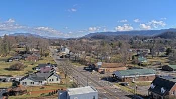 Weather camera view of Russell County Courthouse.