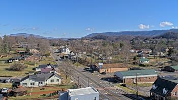 Weather camera view of Russell County Courthouse.
