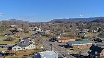 Weather camera view of Russell County Courthouse.