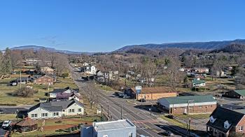 Weather camera view of Russell County Courthouse.