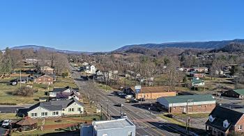 Weather camera view of Russell County Courthouse.