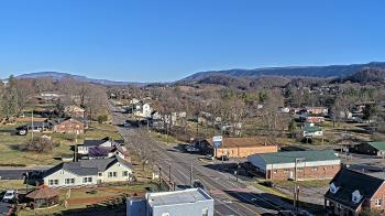 Weather camera view of Russell County Courthouse.