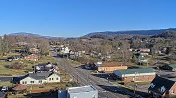 Weather camera view of Russell County Courthouse.