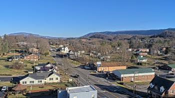 Weather camera view of Russell County Courthouse.