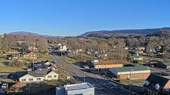 Weather camera view of Russell County Courthouse.