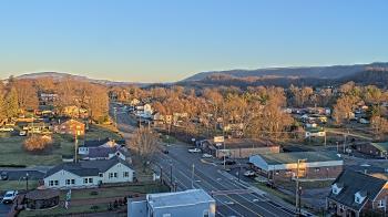 Weather camera view of Russell County Courthouse.