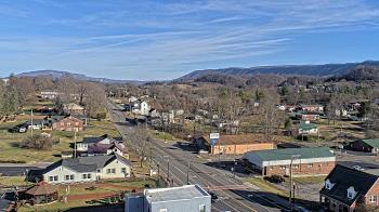 Weather camera view of Russell County Courthouse.