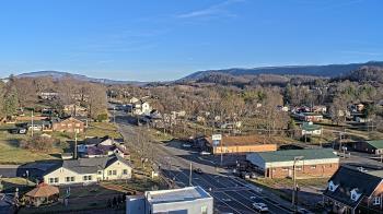 Weather camera view of Russell County Courthouse.