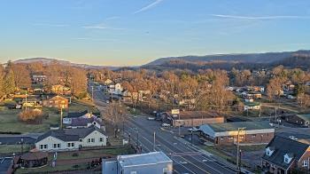 Weather camera view of Russell County Courthouse.