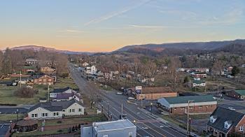 Weather camera view of Russell County Courthouse.