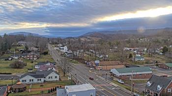 Weather camera view of Russell County Courthouse.