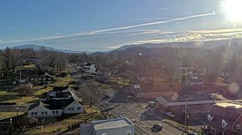 Weather camera view of Russell County Courthouse.
