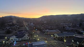 Weather camera view of Russell County Courthouse.
