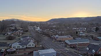 Weather camera view of Russell County Courthouse.