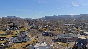 Weather camera view of Russell County Courthouse.