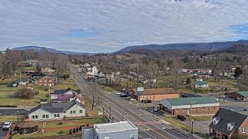 Weather camera view of Russell County Courthouse.