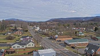 Weather camera view of Russell County Courthouse.
