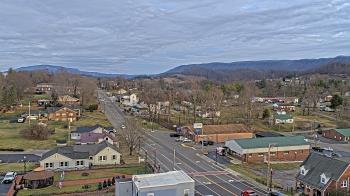 Weather camera view of Russell County Courthouse.