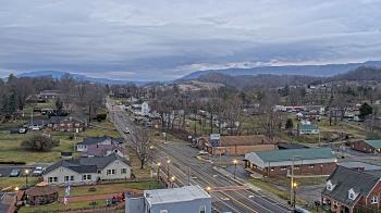 Weather camera view of Russell County Courthouse.