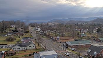 Weather camera view of Russell County Courthouse.