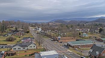Weather camera view of Russell County Courthouse.