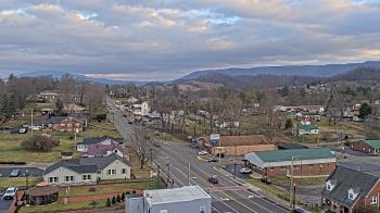 Weather camera view of Russell County Courthouse.