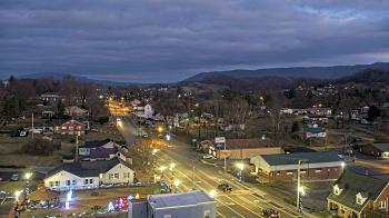 Weather camera view of Russell County Courthouse.