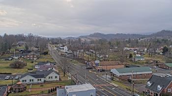 Weather camera view of Russell County Courthouse.