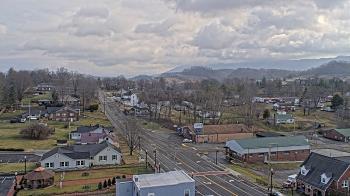 Weather camera view of Russell County Courthouse.