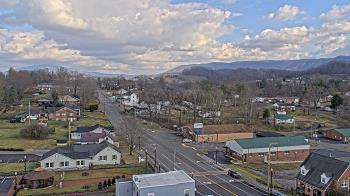 Weather camera view of Russell County Courthouse.