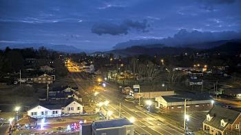 Weather camera view of Russell County Courthouse.
