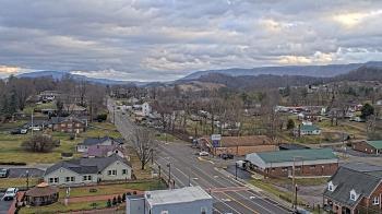 Weather camera view of Russell County Courthouse.