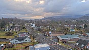 Weather camera view of Russell County Courthouse.