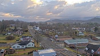 Weather camera view of Russell County Courthouse.