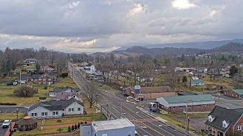 Weather camera view of Russell County Courthouse.