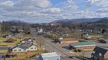 Weather camera view of Russell County Courthouse.