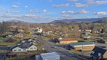 Weather camera view of Russell County Courthouse.