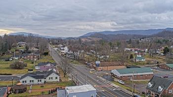 Weather camera view of Russell County Courthouse.