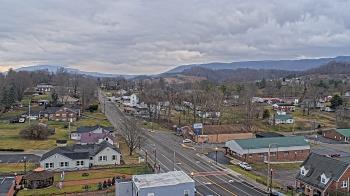 Weather camera view of Russell County Courthouse.