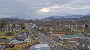 Weather camera view of Russell County Courthouse.