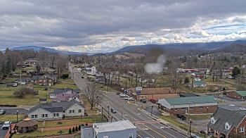 Weather camera view of Russell County Courthouse.