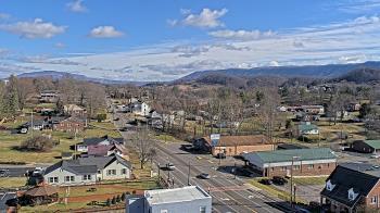 Weather camera view of Russell County Courthouse.