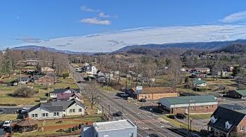 Weather camera view of Russell County Courthouse.