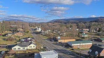 Weather camera view of Russell County Courthouse.