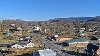 Weather camera view of Russell County Courthouse.