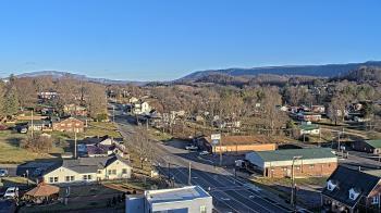 Weather camera view of Russell County Courthouse.