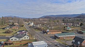 Weather camera view of Russell County Courthouse.