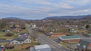 Weather camera view of Russell County Courthouse.